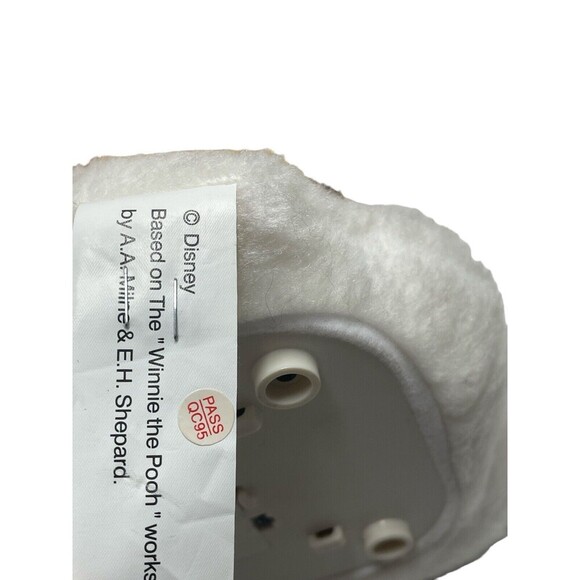 Gemmy Disney Winnie the Pooh, Tigger, & Eeyore Christmas Sleigh Music/Motion - Picture 12 of 16